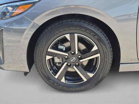Used 2025 Nissan Sentra SV FWD image 22