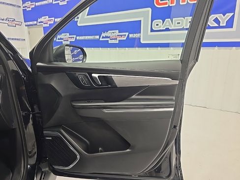 Used 2025 Buick Enclave Preferred image 28