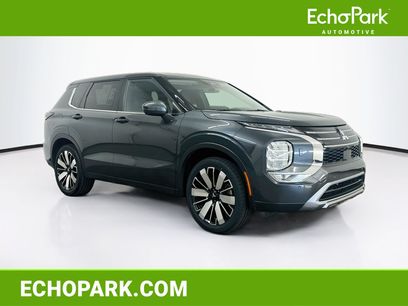 Used 2025 Mitsubishi Outlander SE