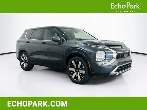 Used 2025 Mitsubishi Outlander SE AWD/4WD image 1