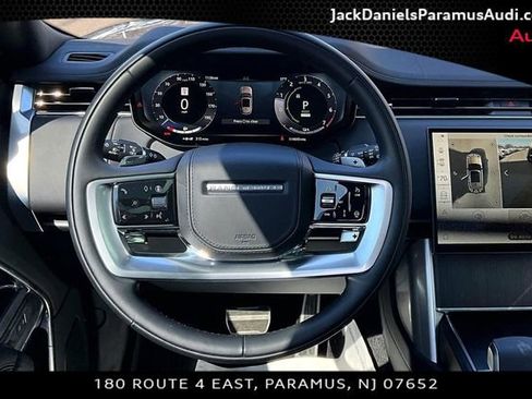Used 2025 Land Rover Range Rover SE image 5