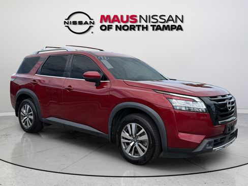 Certified 2022 Nissan Pathfinder SL w/ SL Black Package FWD image 14