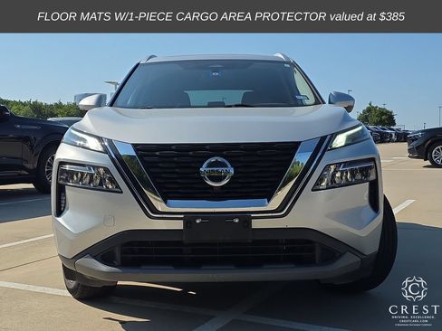 Used 2021 Nissan Rogue SV w/ Premium Package FWD image 2
