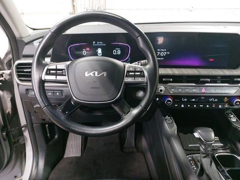 Used 2023 Kia Telluride AWD image 16