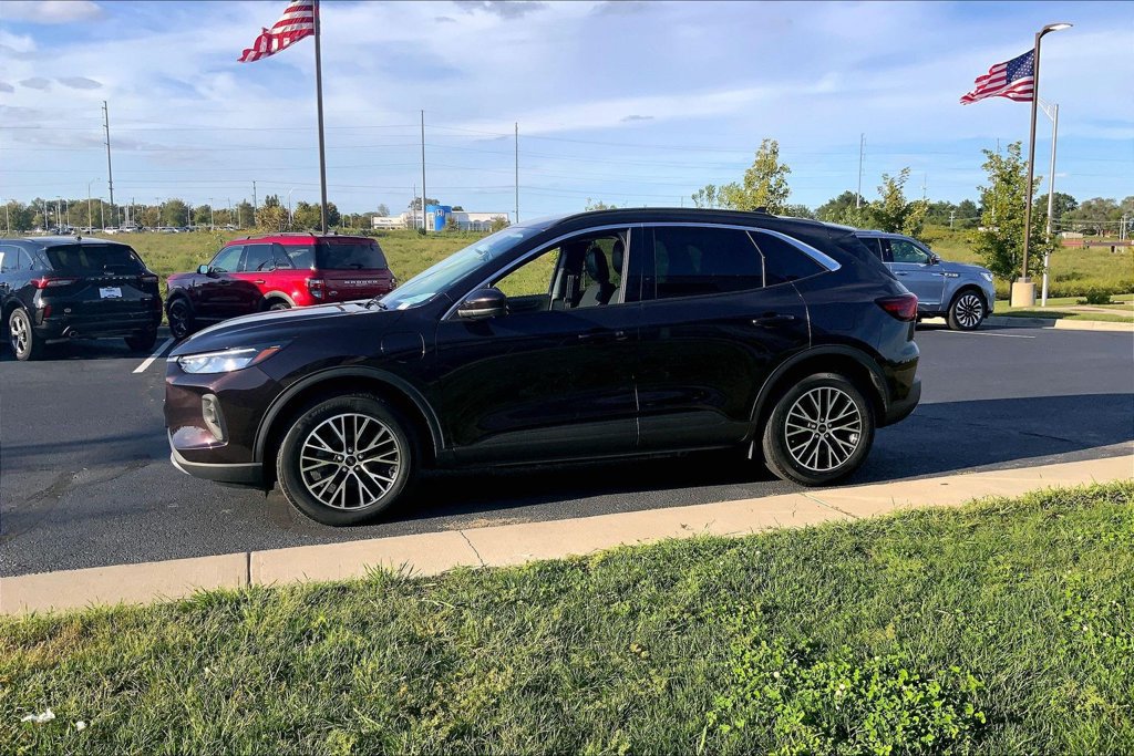 Used 2023 Ford Escape SE FWD image 12