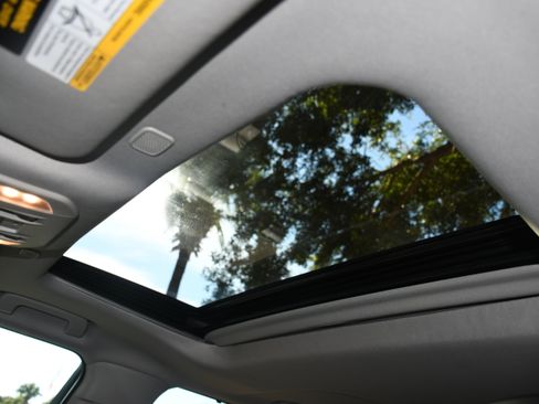 Certified 2024 Toyota Highlander LE image 7