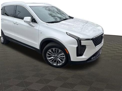 Used 2024 Cadillac XT4 Premium Luxury w/ Technology Package image 3