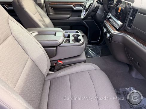 Used 2024 GMC Sierra 1500 Elevation image 12