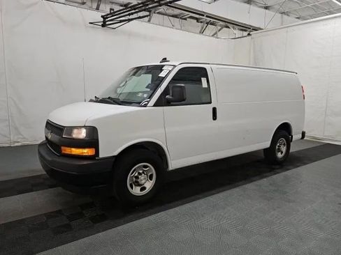 Used 2021 Chevrolet Express 2500 RWD image 1