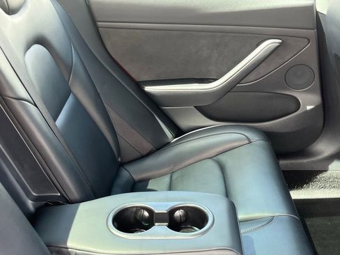 Used 2022 Tesla Model 3 RWD image 11