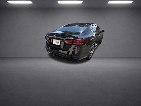 Used 2020 Nissan Altima 2.5 Platinum FWD image 12