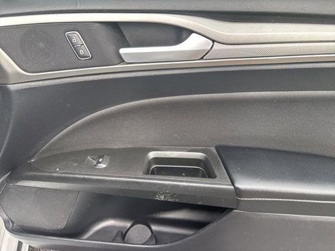 Used 2019 Ford Fusion SE image 41
