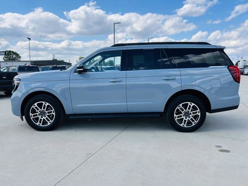 Used 2025 Ford Expedition Active AWD/4WD image 46