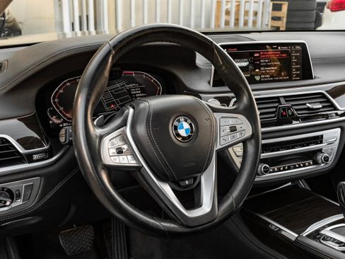 Used 2021 BMW 750i xDrive image 15