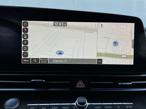 Used 2025 Hyundai Elantra SEL image 32