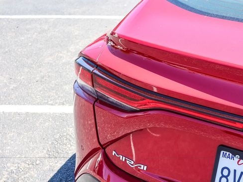 Used 2021 Toyota Mirai RWD image 8