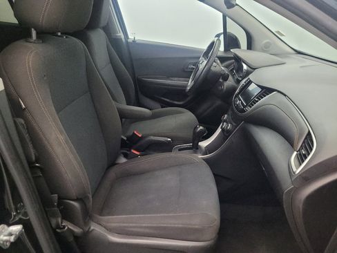 Used 2020 Chevrolet Trax LS w/ Tint and Cruise Package image 21