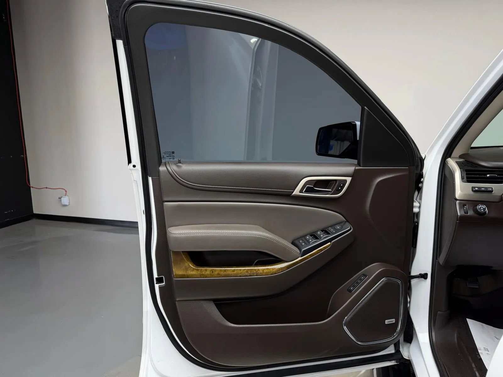 Used 2017 GMC Yukon Denali w/ Open Road Package RWD image 29