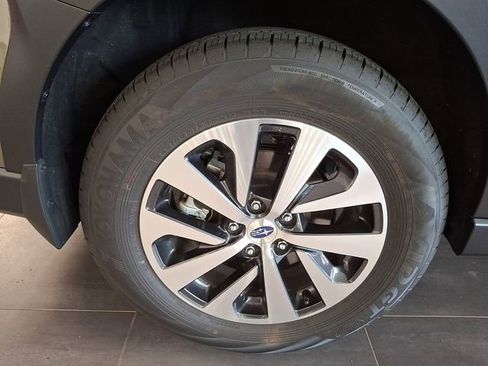 Certified 2025 Subaru Outback Premium AWD/4WD image 7