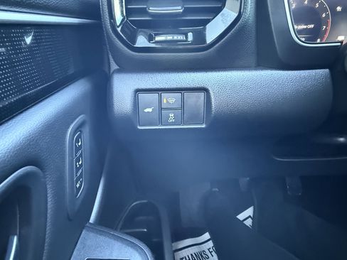 Used 2025 Honda Pilot Black Edition image 18