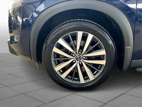 Certified 2022 Nissan Pathfinder Platinum w/ Lighting Package (N93) image 10