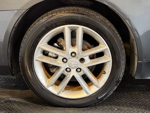 Used 2011 Chevrolet Impala LTZ image 9