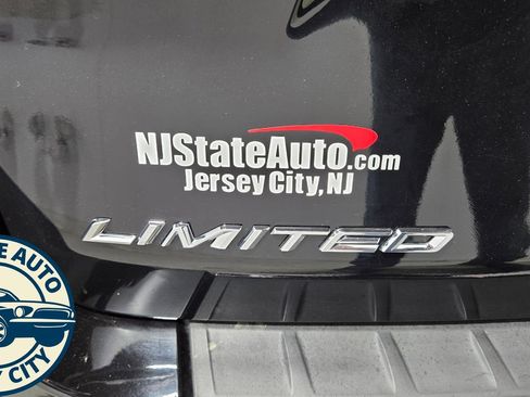 Used 2021 Ford Explorer Limited w/ Equipment Group 301A AWD/4WD image 31