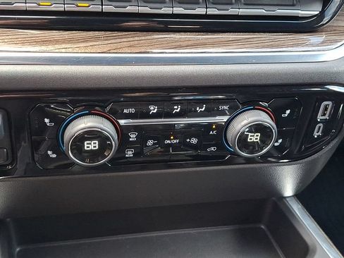 Used 2024 Chevrolet Silverado 1500 LT Trail Boss w/ LT Trail Boss Premium Package AWD/4WD image 15