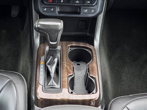 Used 2017 GMC Canyon SLT image 17