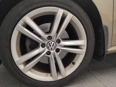 Used 2015 Volkswagen Passat 1.8T SEL Premium FWD image 31