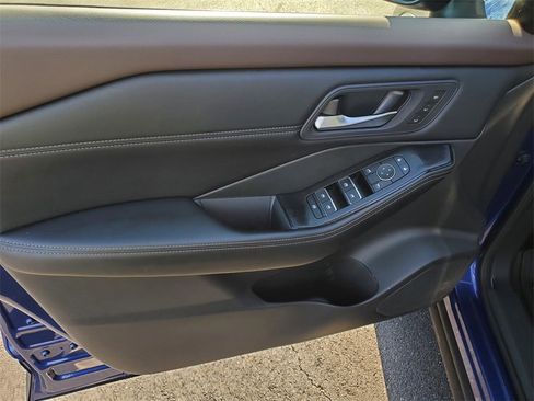 Certified 2023 Nissan Rogue SL w/ SL Premium Package image 17