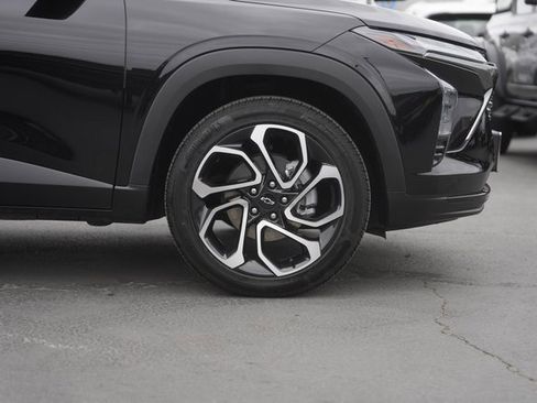 Used 2025 Chevrolet Trax RS w/ Sunroof Package image 4