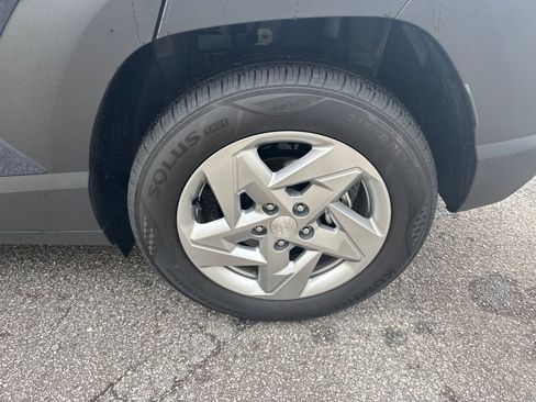 Used 2025 Hyundai Kona SE image 19