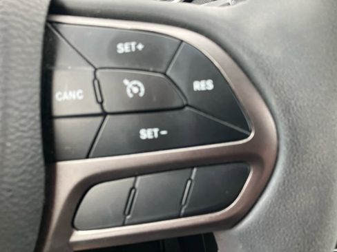 Used 2022 Jeep Cherokee Latitude Lux AWD/4WD image 17