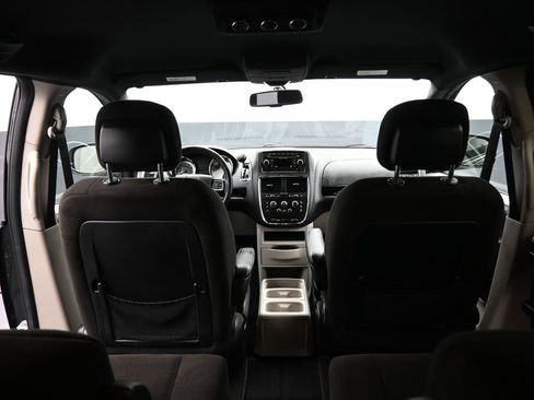 Used 2016 Dodge Grand Caravan SE image 35