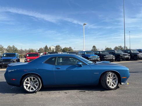 Used 2020 Dodge Challenger R/T image 2