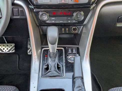 Used 2024 Mitsubishi Eclipse Cross Black Edition image 17