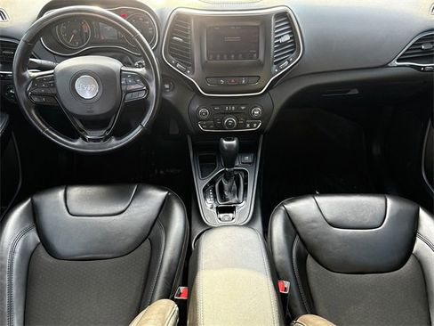 Used 2021 Jeep Cherokee Latitude Plus image 11