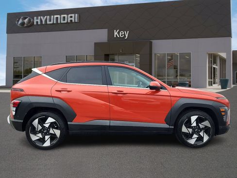 Used 2024 Hyundai Kona Limited FWD image 3