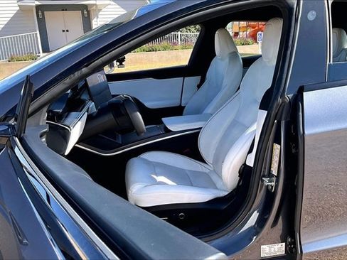 Used 2022 Tesla Model S Plaid AWD/4WD image 19