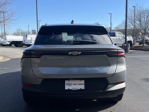 New 2026 Chevrolet Equinox EV LT AWD/4WD image 8