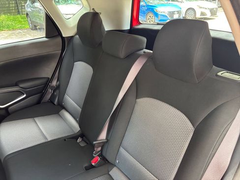 Used 2025 Kia Soul LX w/ LX Technology Package FWD image 34