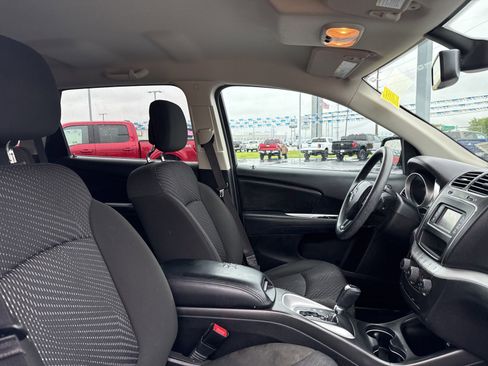Used 2020 Dodge Journey SE FWD image 14