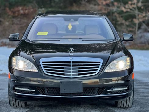 Used 2013 Mercedes-Benz S 550 S 550 4MATIC Sedan 4D image 3