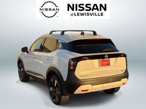 New 2026 Nissan Kicks SR w/ Illumination Package FWD image 4