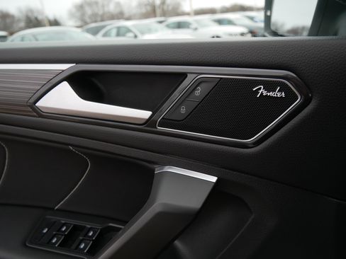 Used 2022 Volkswagen Tiguan SEL R-Line image 27