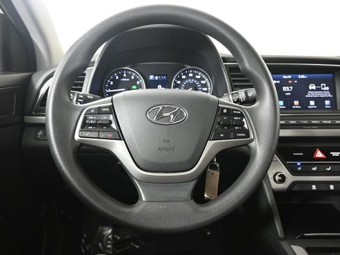 Used 2018 Hyundai Elantra SEL FWD image 31