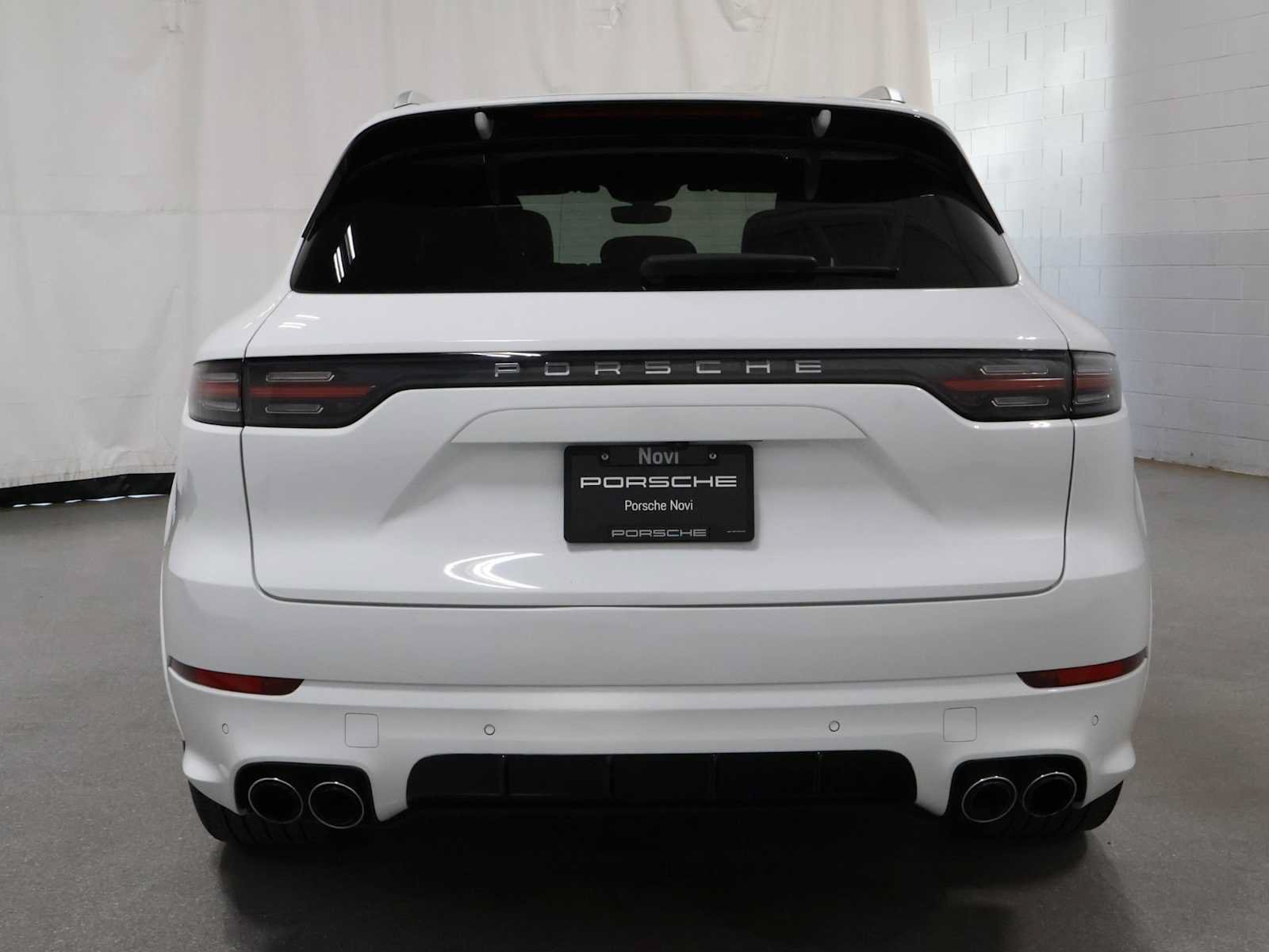 Used 2022 Porsche Cayenne AWD/4WD image 7