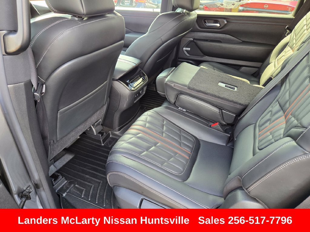 Used 2025 Nissan Armada PRO-4X AWD/4WD image 12