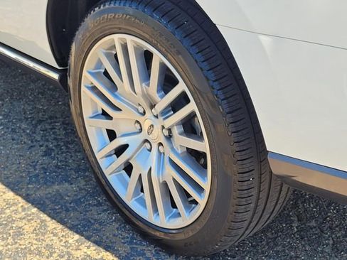 Used 2024 Ford Expedition Max Limited image 7